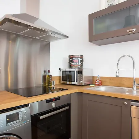 Budin Sea アパート *