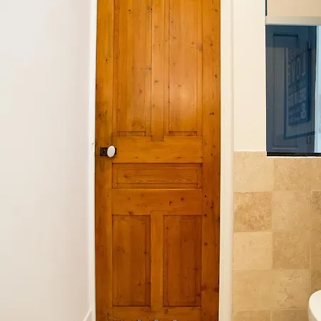 Budin Sea アパート *