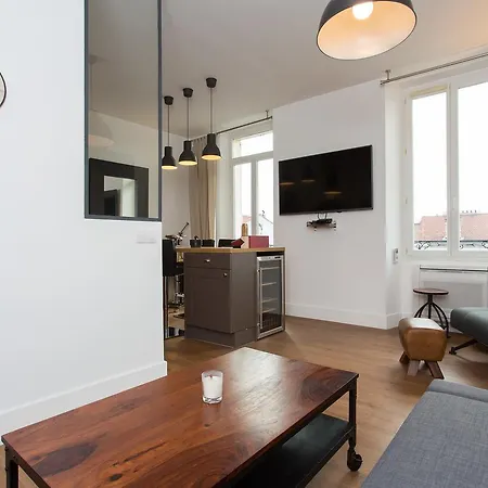 Budin Sea アパート